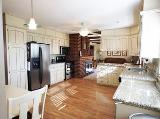 8003 Arcadia Ct, Kansas City, KS 66112