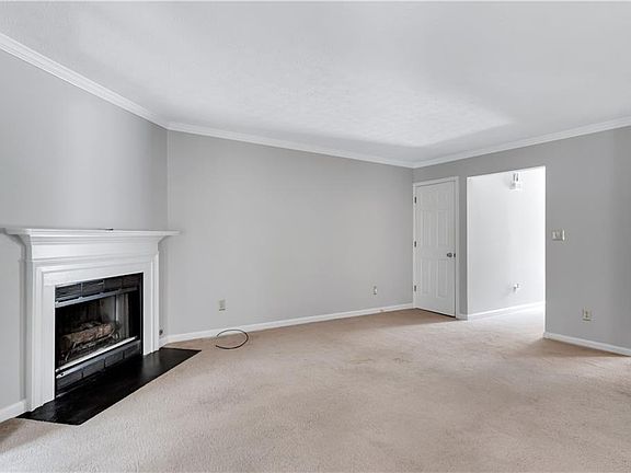 5th image of 3453 Lee Ct NW