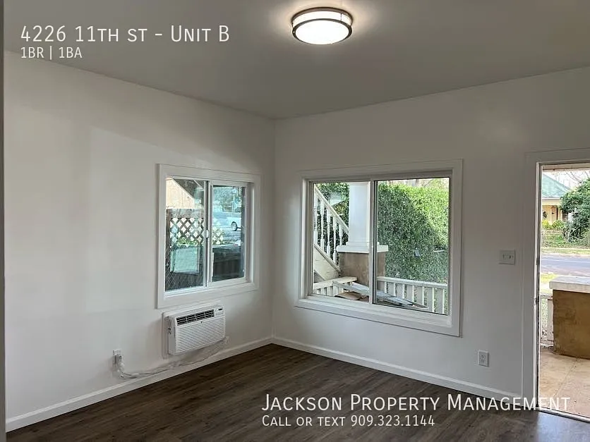 Cozy 1 bd/1 ba duplex unit in Riverside — Photo 4