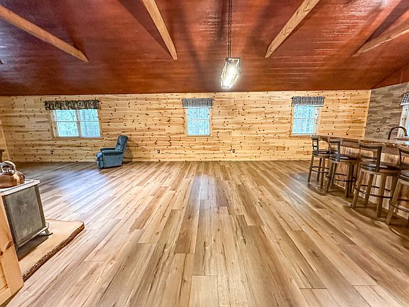 5th image of 310 Lawrence Rd #333