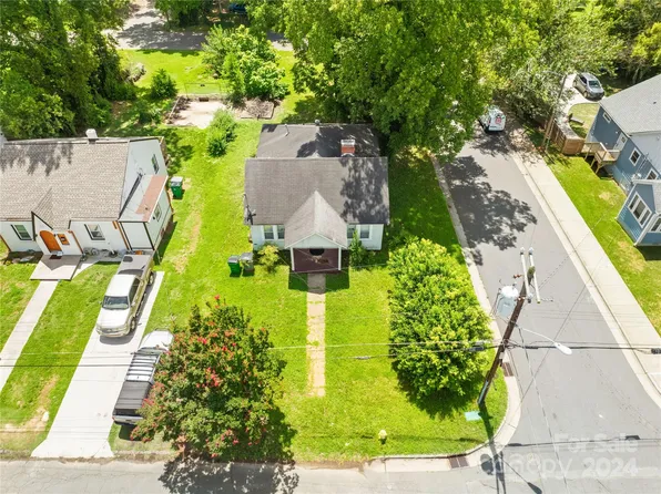1247 Effingham Rd, Charlotte, NC 28208