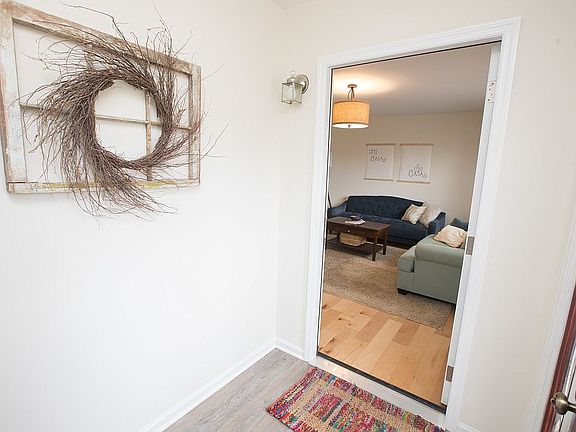 4th image of 101 Buckingham Dr