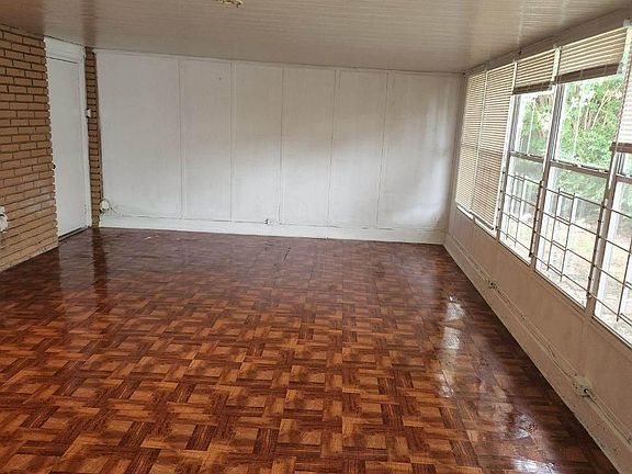 4th image of 10930 Shadow Wood Dr
