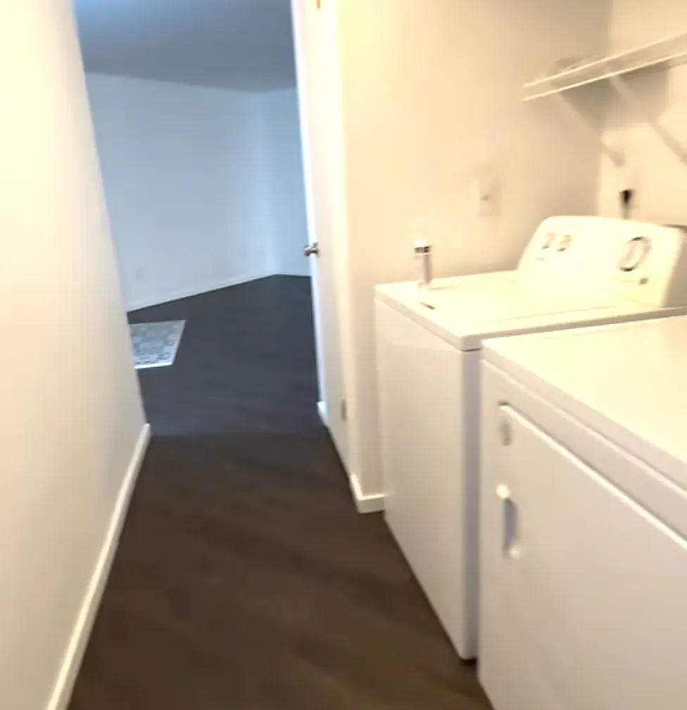 3 bed, 1176 sqft, $2,495 — Photo 4
