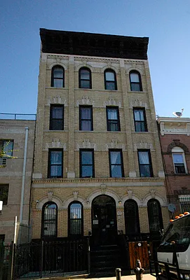 Rented by Realty Advisors Group | media 45