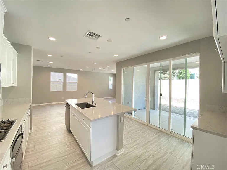 8790 Bay Laurel St — Photo 10