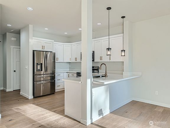 Kitchen with Eating Space>