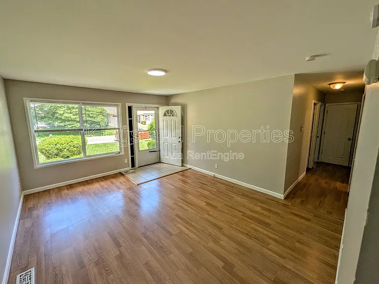 12336 Santa Maria Dr — Photo 2