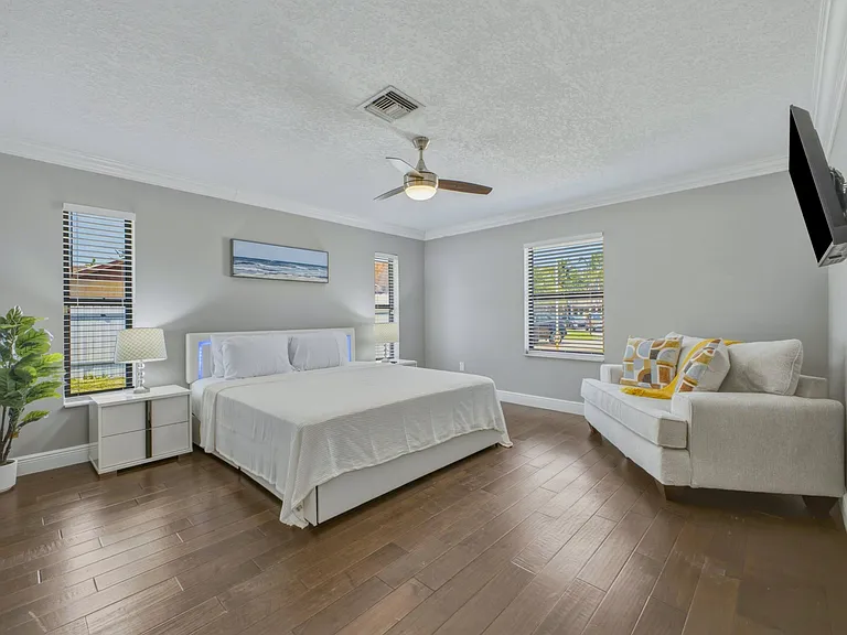 1127 Sea Pines Way — Photo 33