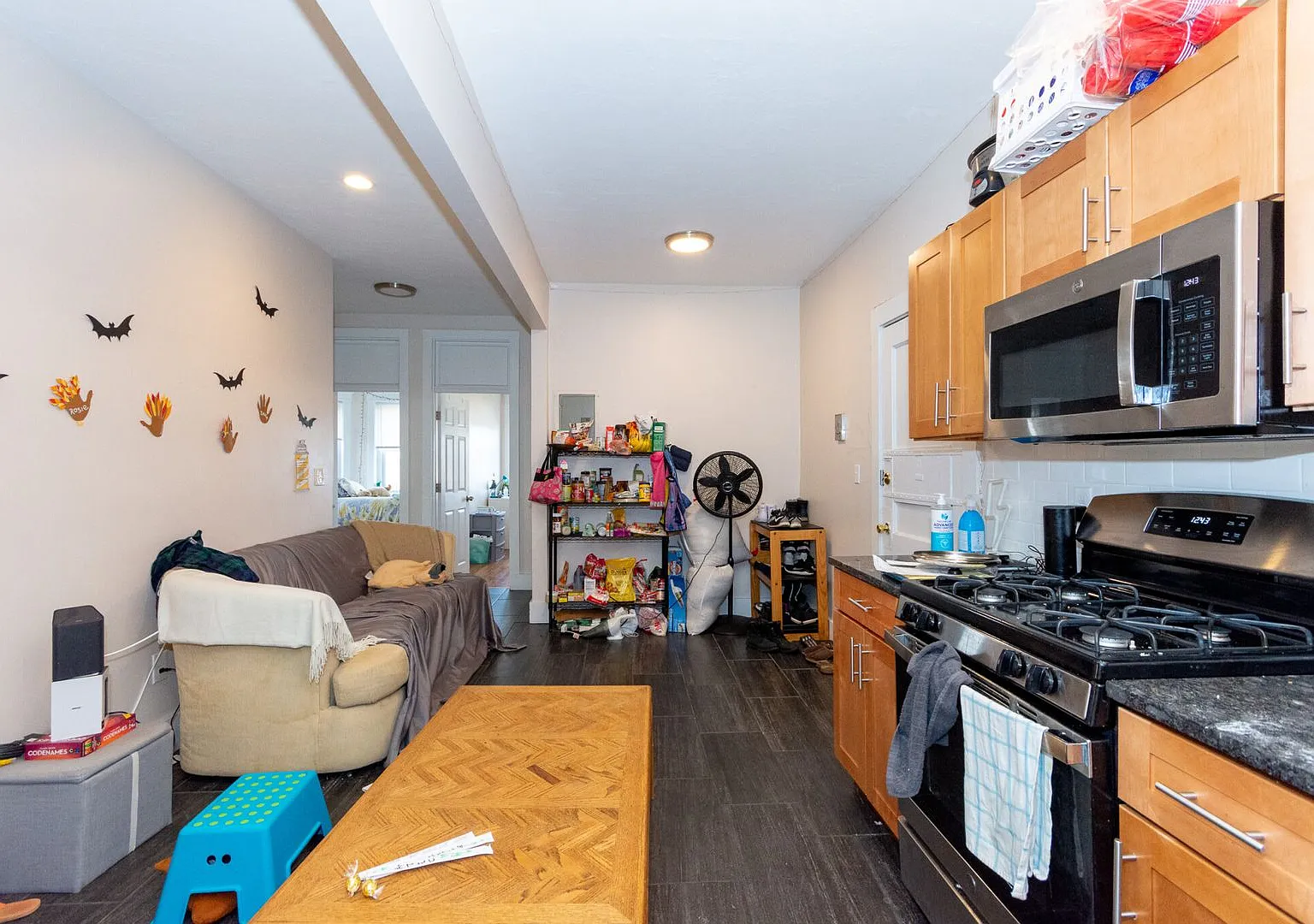 Nicely renovated 4 bed unit near the Green Line and BU! — Photo 1