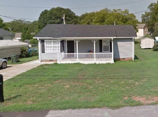 406 Poplar Dr, Greer, SC 29651