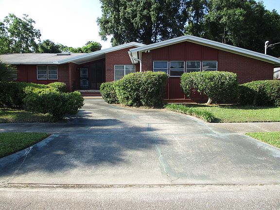 2nd image of 1158 W 10th St