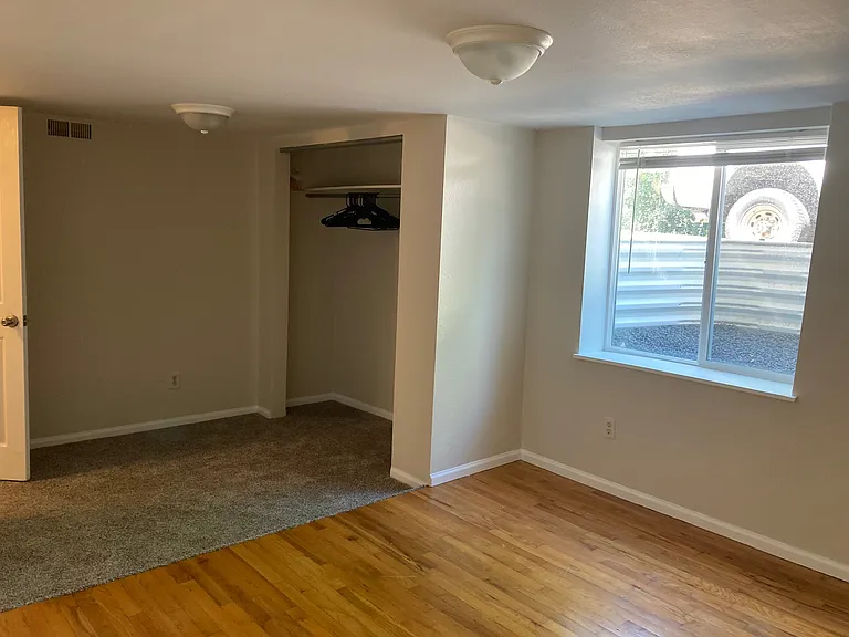 1921 Iris St — Photo 21