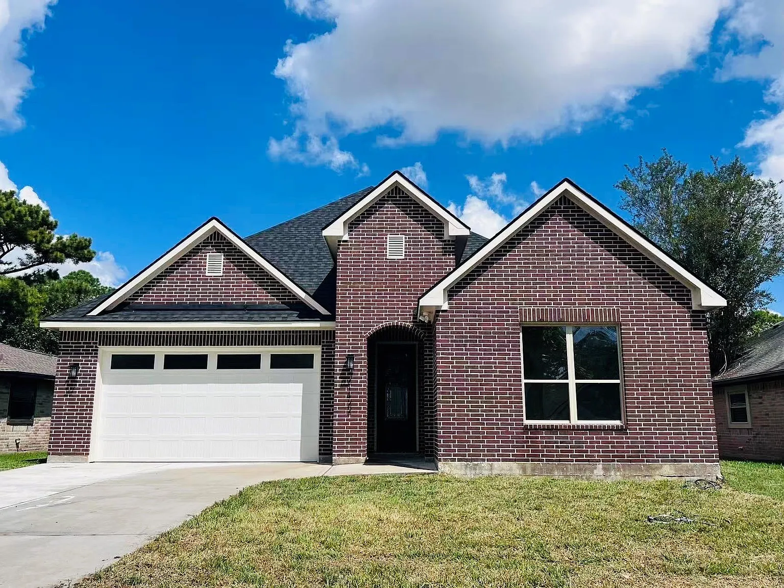 3 bed, 2.5 bath, 2103 sqft, $2,580 — Photo 1