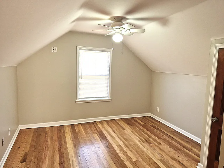 1069 Mulberry St — Photo 14