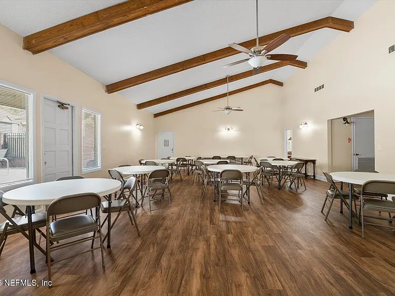 8140 Sutton Pl E — Photo 34