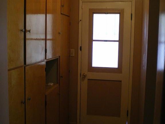 5th image of 661 S Taylor St
