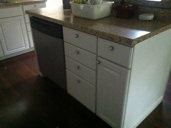 3rd image of 60272 Fairlane Ave