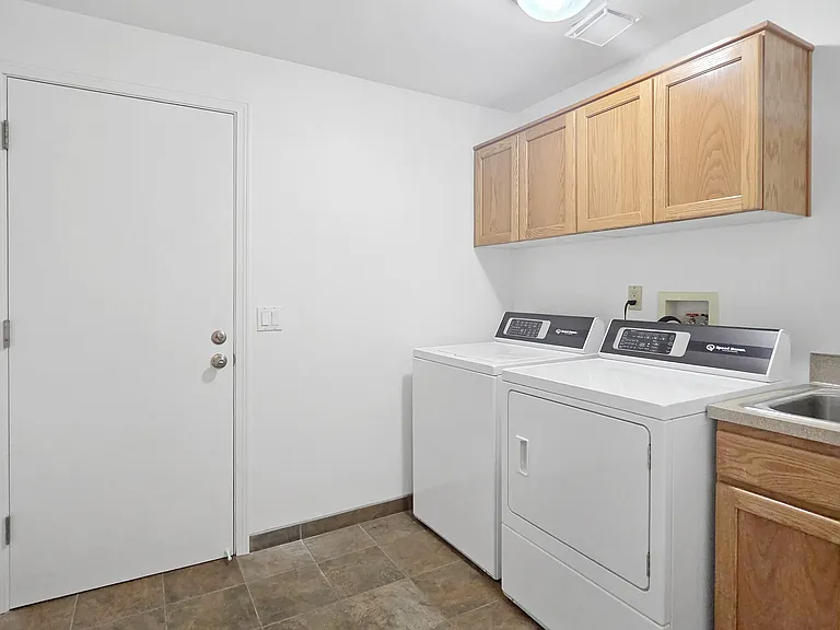 10526 SW Windsor Pl — Photo 17