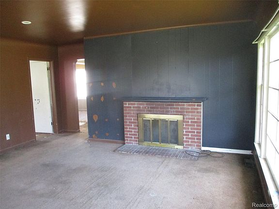 2nd image of 22434 Madison St