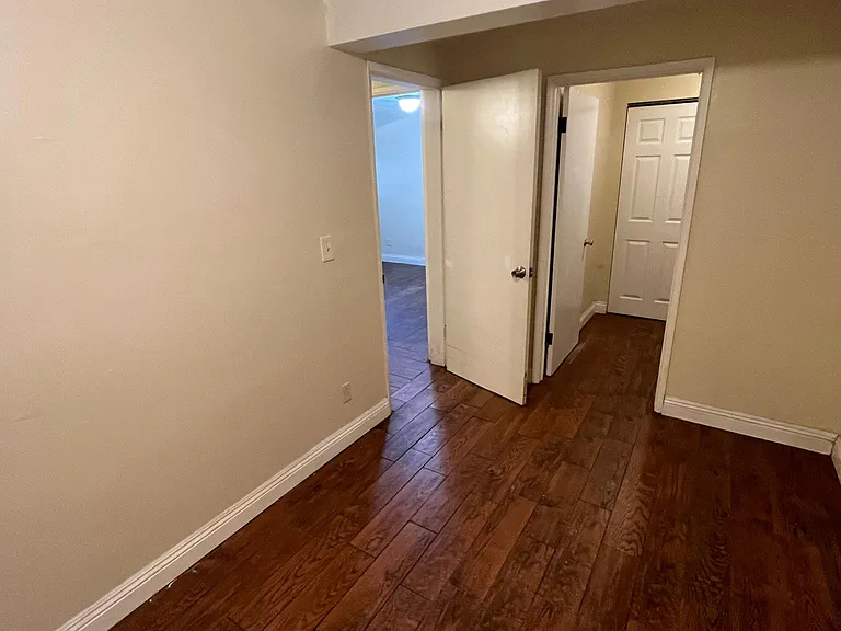 4225 Estrella Ave #6 — Photo 22