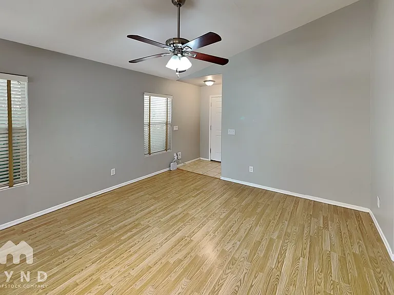 1423 E Poncho Ln — Photo 6