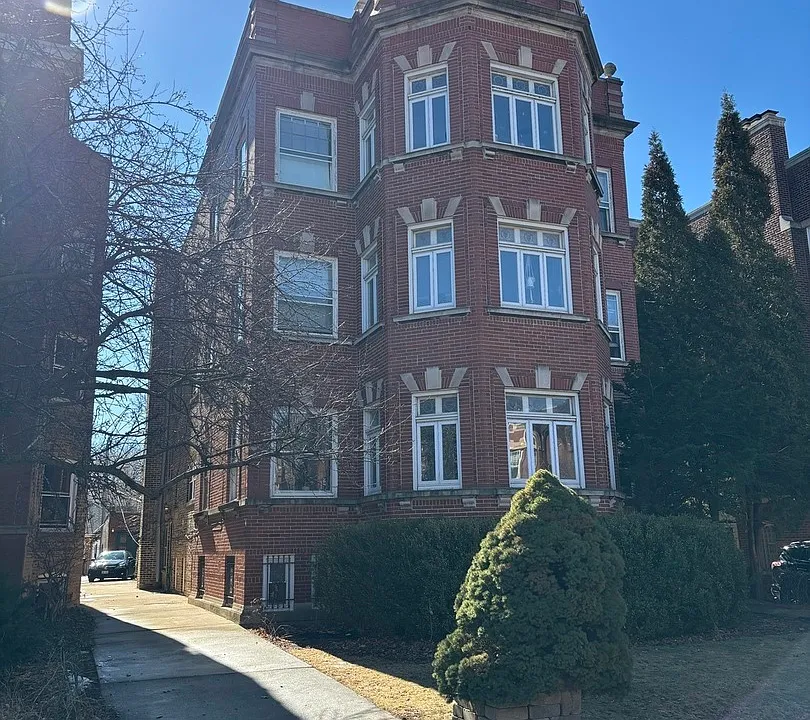 1123 W North Shore Ave #203