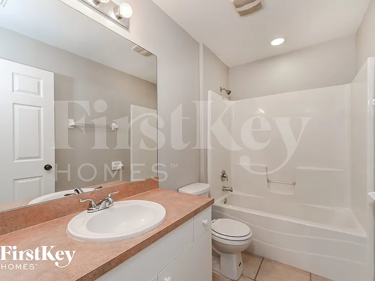 2232 NW 9th Ter — Photo 13
