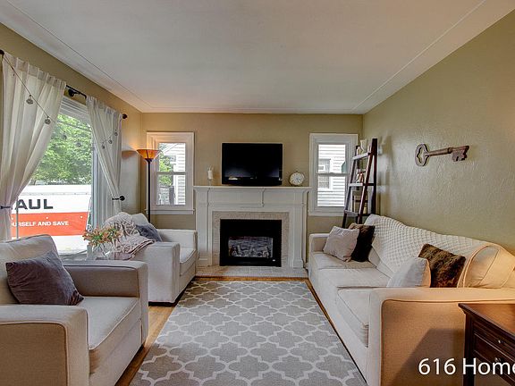 4th image of 1172 Edna St SE