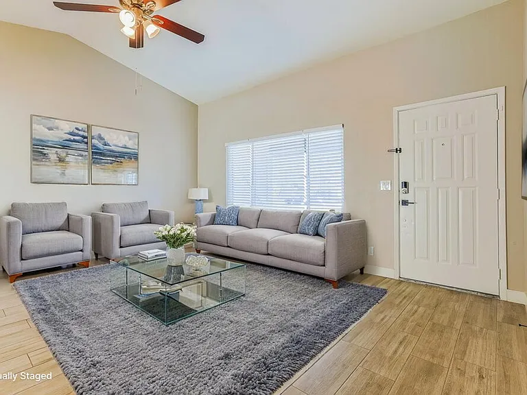 1415 N Ironwood St — Photo 4