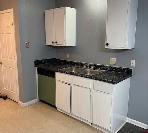 2nd image of 2526 Pelican Ct #2526