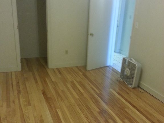 Small Bedroom2