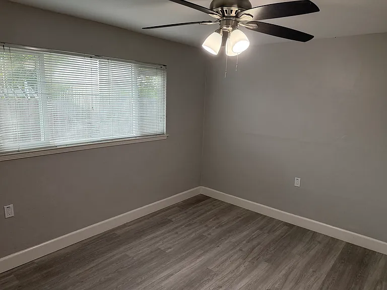 1507 Jacobsen St #1/2 — Photo 15