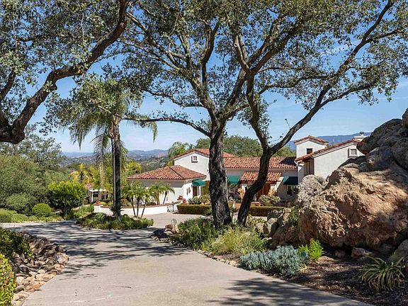 3rd image of 14128 Ridge Canyon Rd