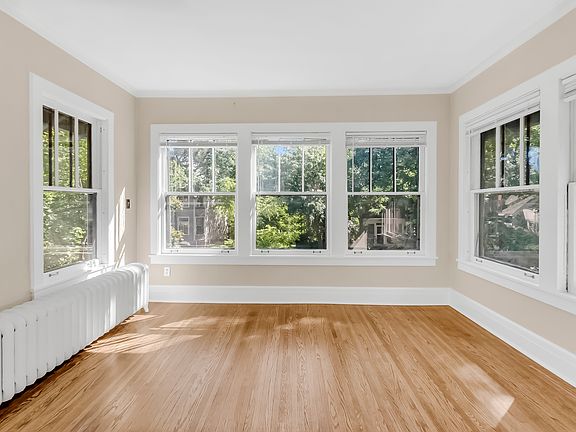 4th image of 2628 Dupont Ave S #2