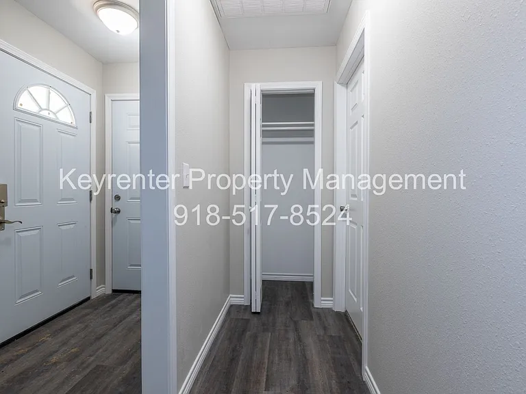808 N Franklin Ave — Photo 6
