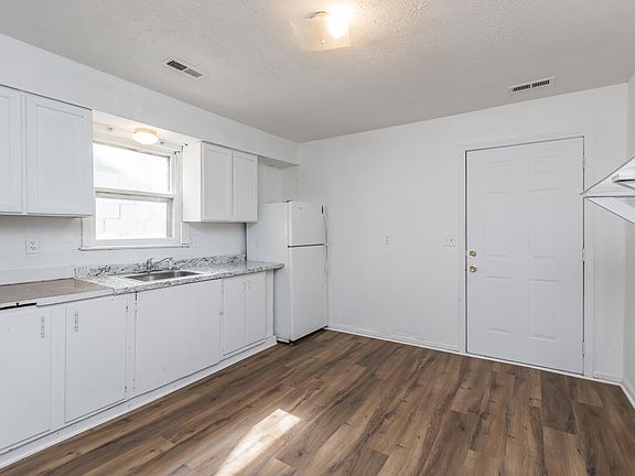 5th image of 317 Ross Ave