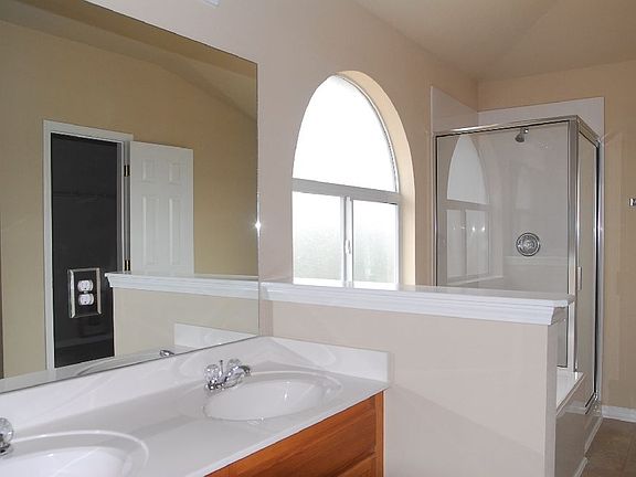 5th image of 10257 English Manor Dr