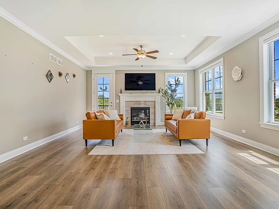 4th image of 17035 Clover Dr