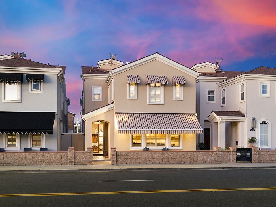 1st image of 208 E Balboa Blvd