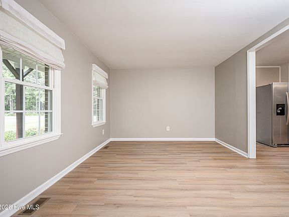 3rd image of 101 Hickory Lane