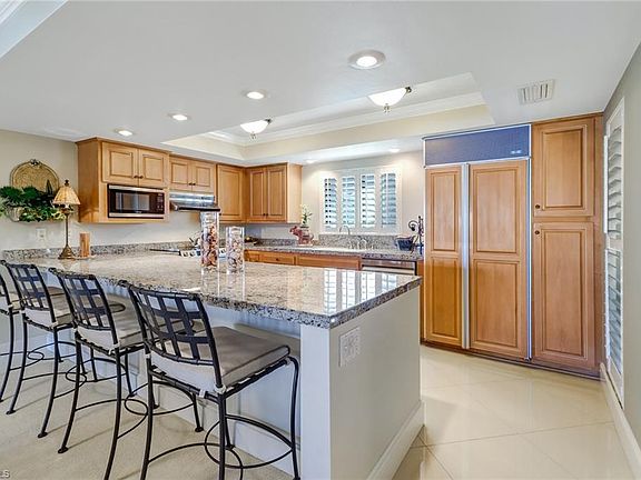 5th image of 5010 Dockside Dr APT 202