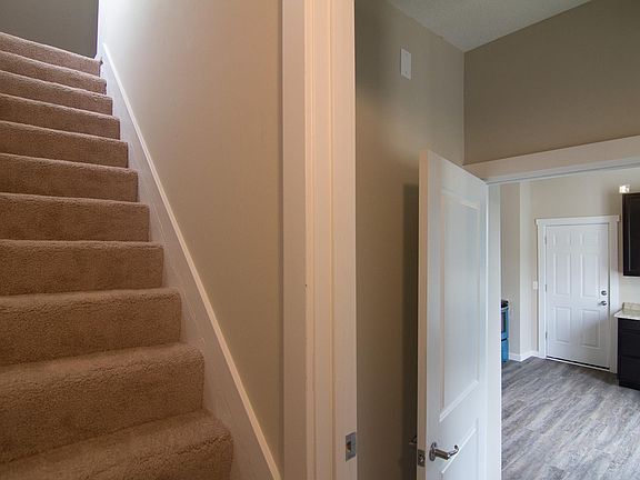 5th image of 295 Stinson St #2