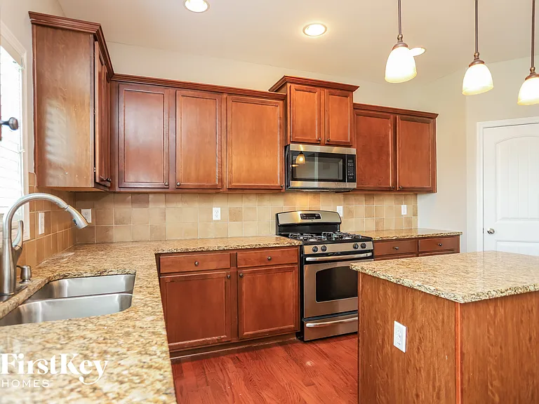 224 Woodmill Way SW — Photo 8