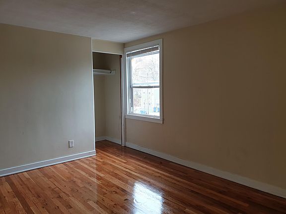 5th image of 16 Valley Pl S