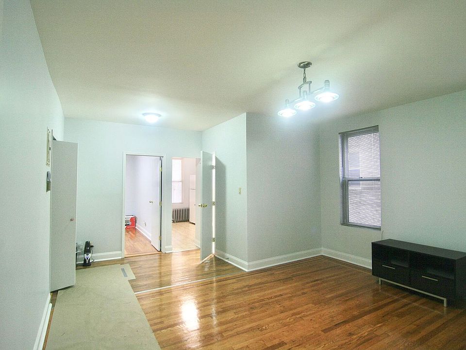 1st image of 2527 45th St #1