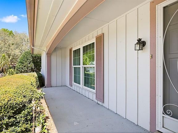 4th image of 12802 Ironwood Cir