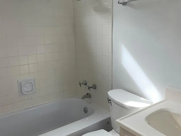 801 Daniels St #A — Photo 7
