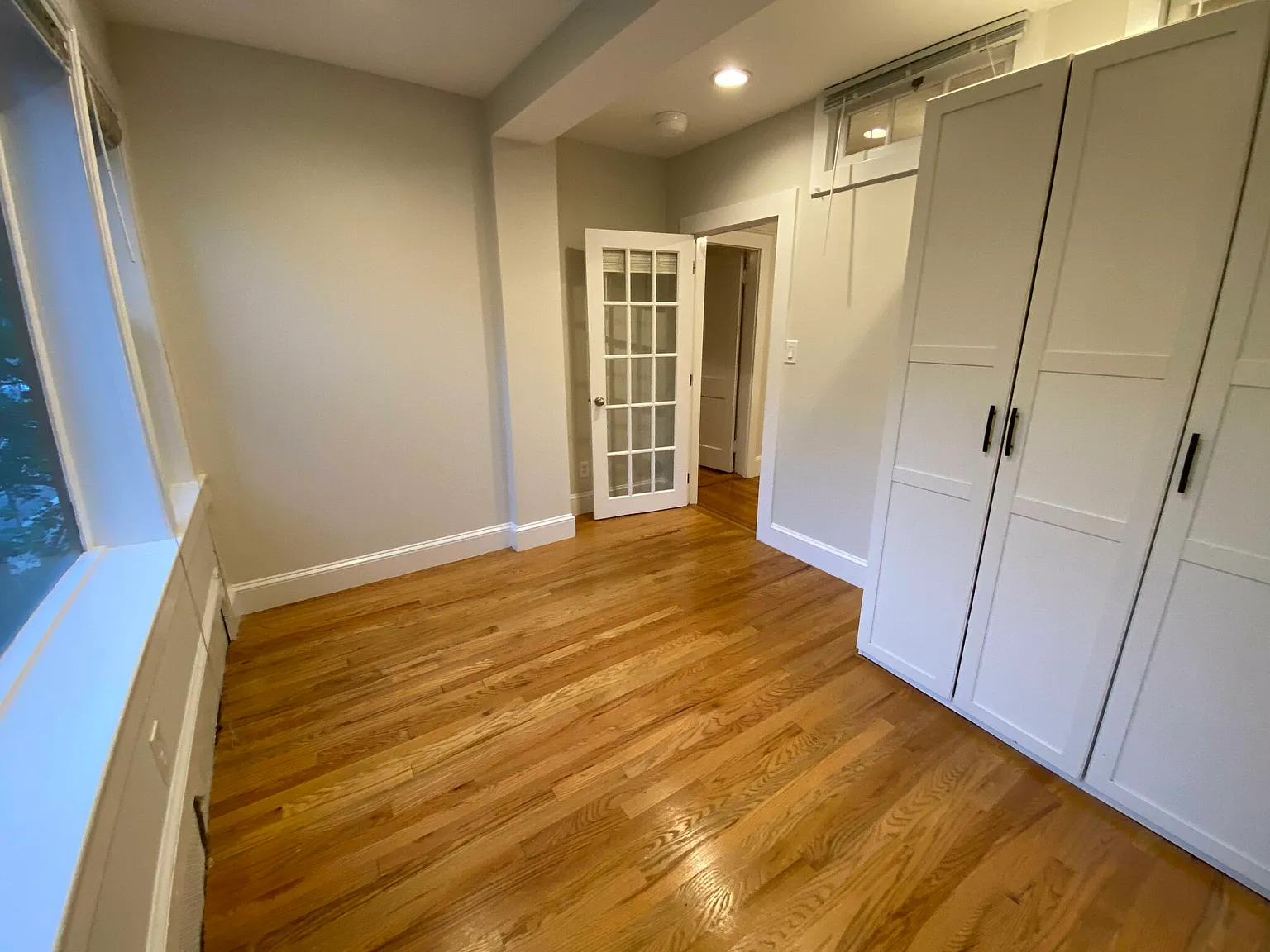 3 bed, 1250 sqft, $3,900 — Photo 2