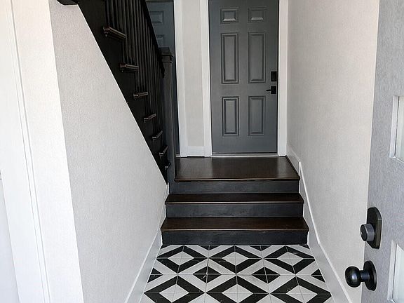 4th image of 2001 Brun St APT 4